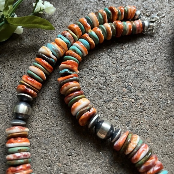 Sterling Silver Graduated Spiny Oyster Turquoise Bead Necklace 18 Inch - Picture 9 of 12